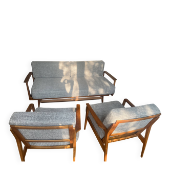 Complete Knoll Original sofa. New fabric. Good condition.