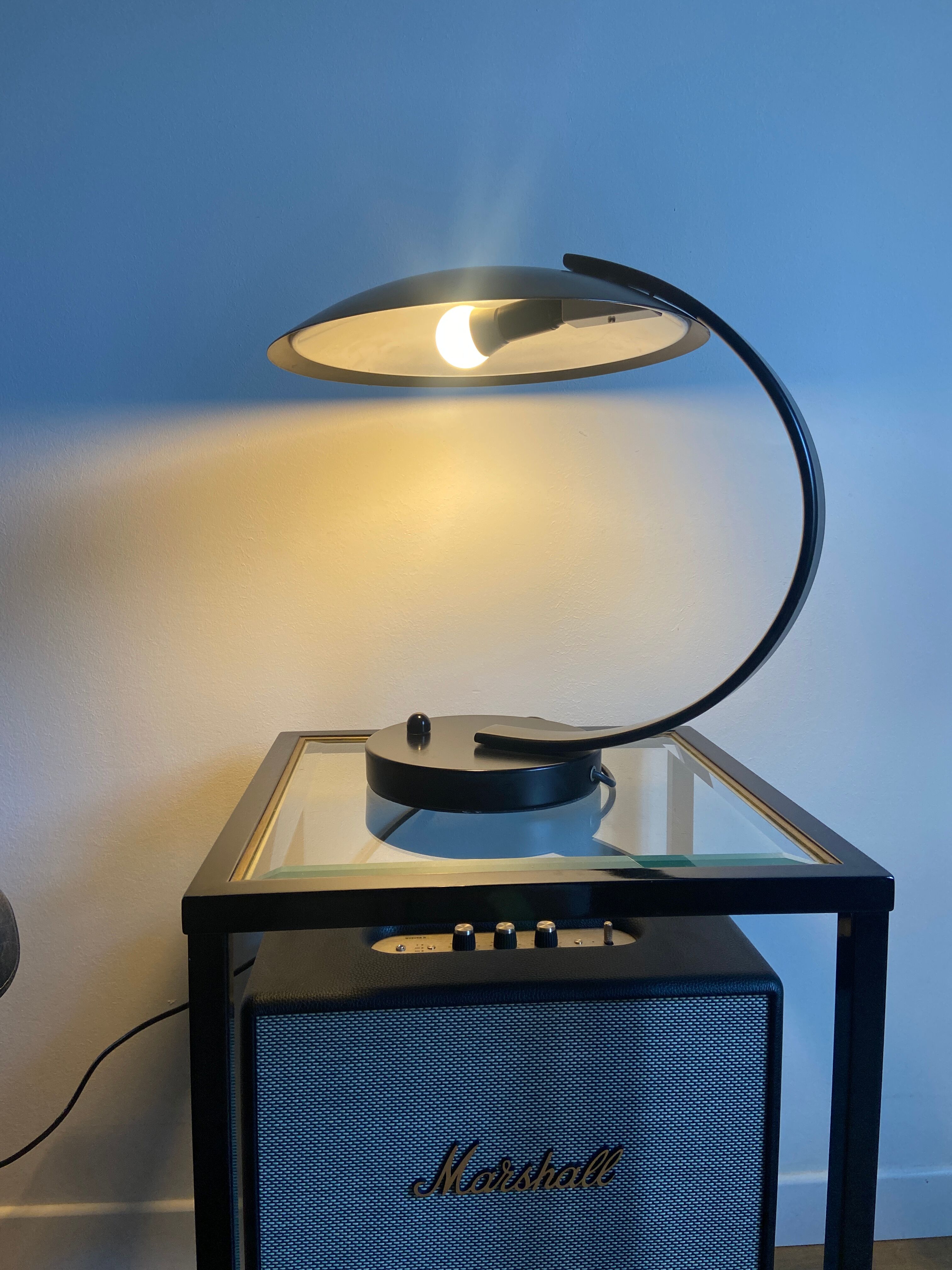 Lampe de bureau soucoupe noire par disderot pour soka made in france