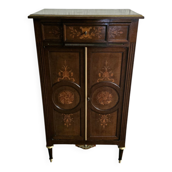 Meuble d’appui style Louis XVI en bois marqueté et laiton – fin XIXe / XX
