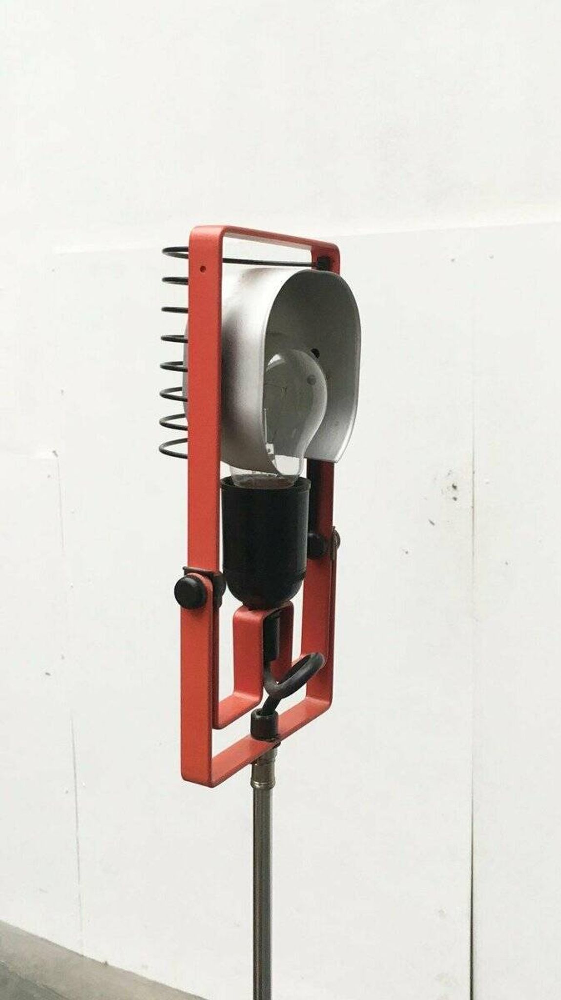 Italian vintage lamp Sintesi Terra foldable on tripod by Ernesto Gismondi for Artemide, 1970s