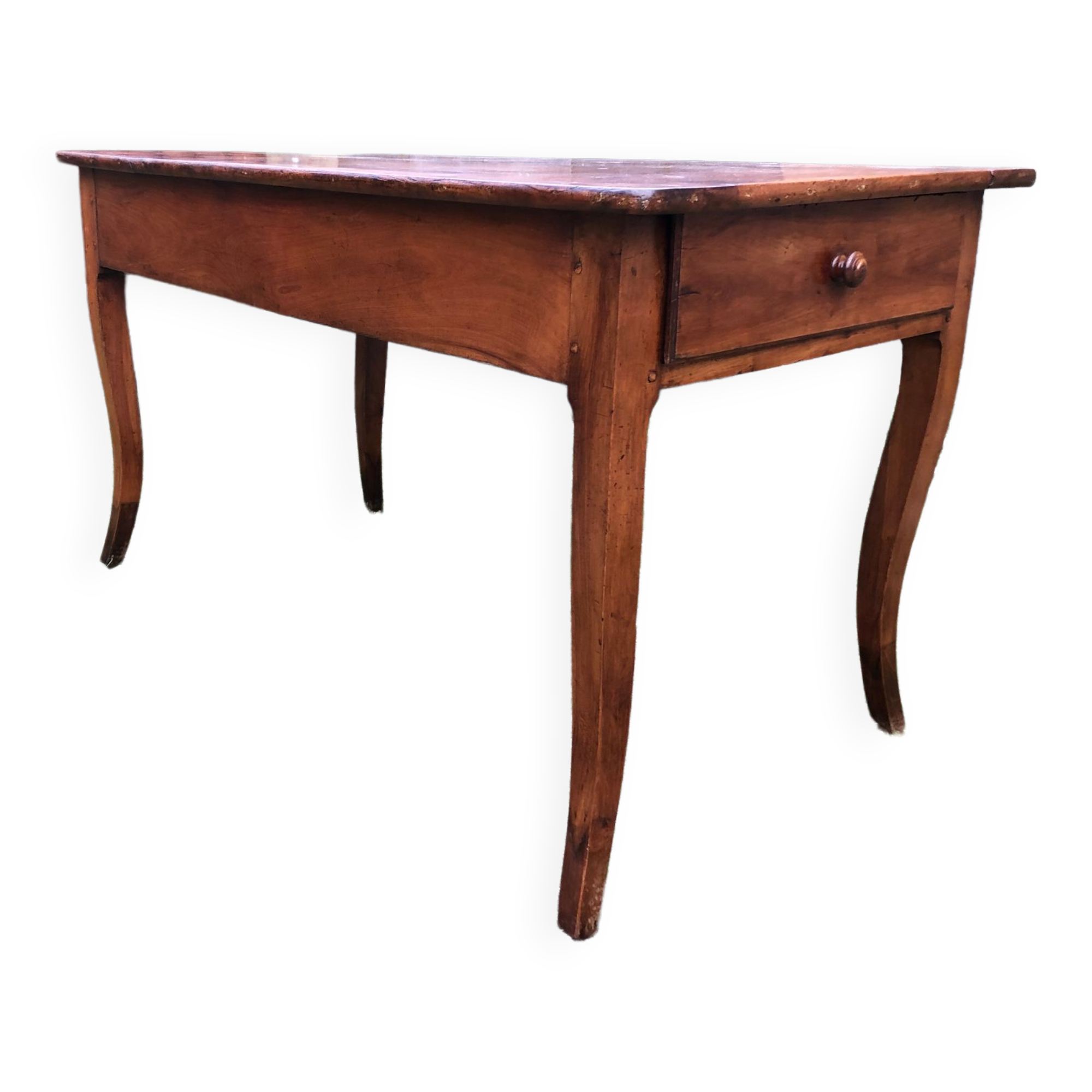 Table de ferme ancienne de style Louis XV à piétement dit pied biche en cerisier massif à 2 tiroirs