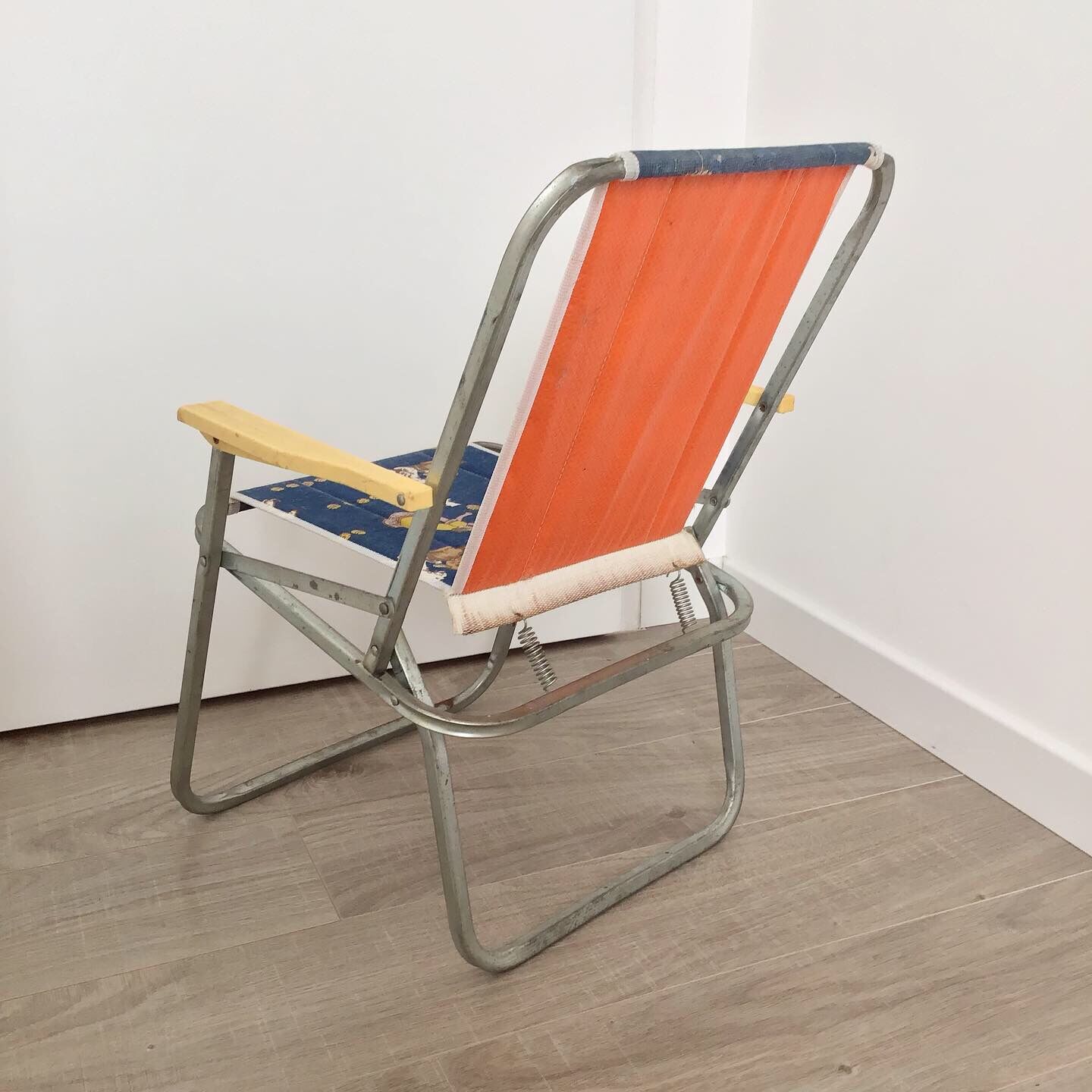 Small folding armchair for children