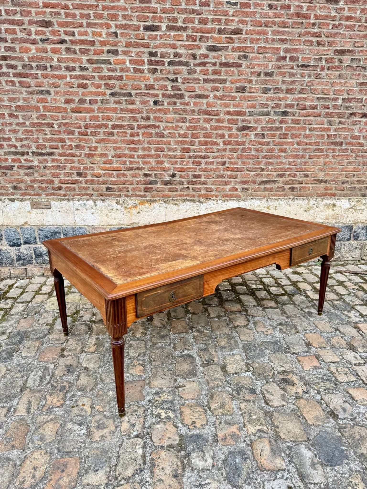 Very large double-sided mahogany desk from the Louis XVI 18th century