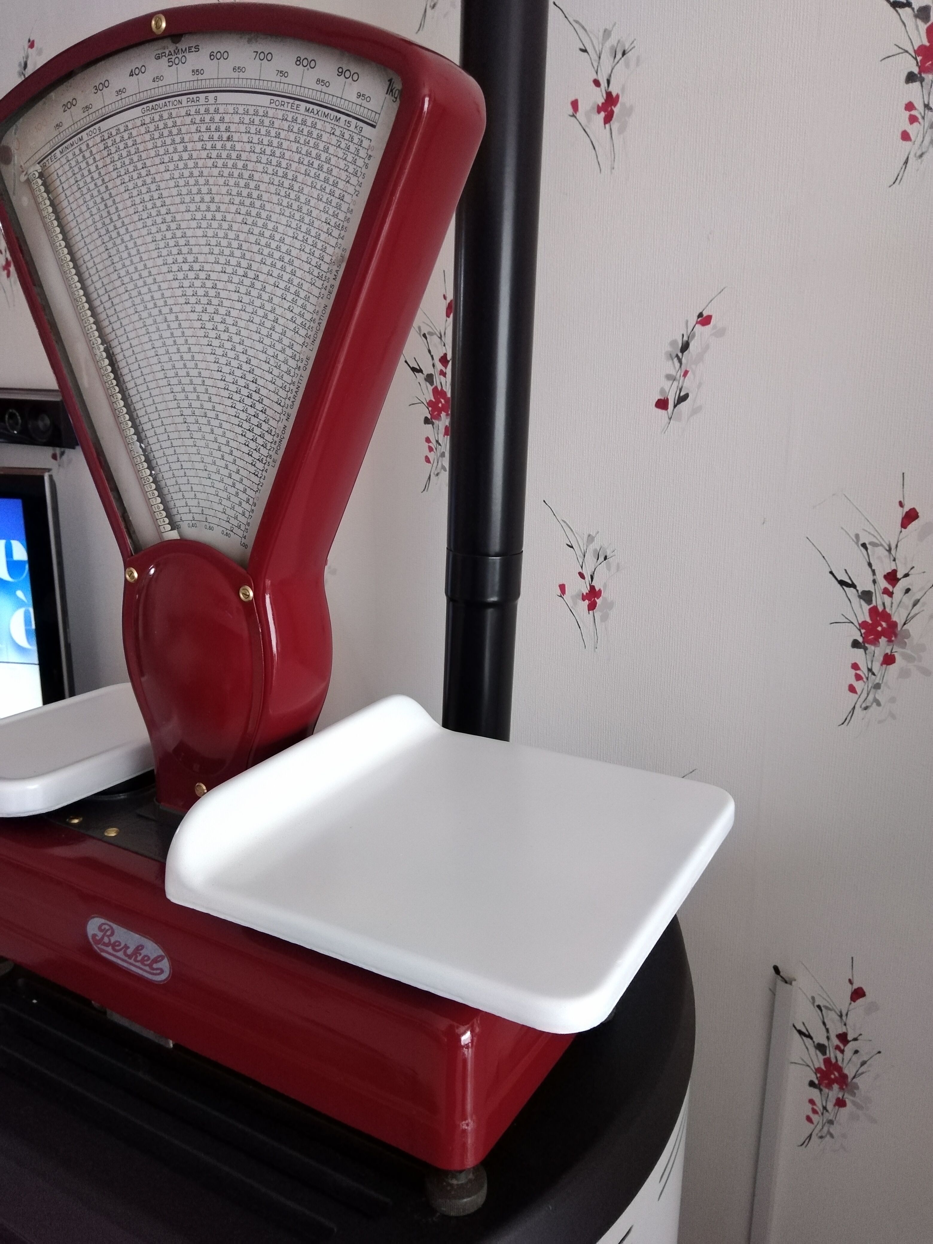 Old berkel berkel laquered purple red scale