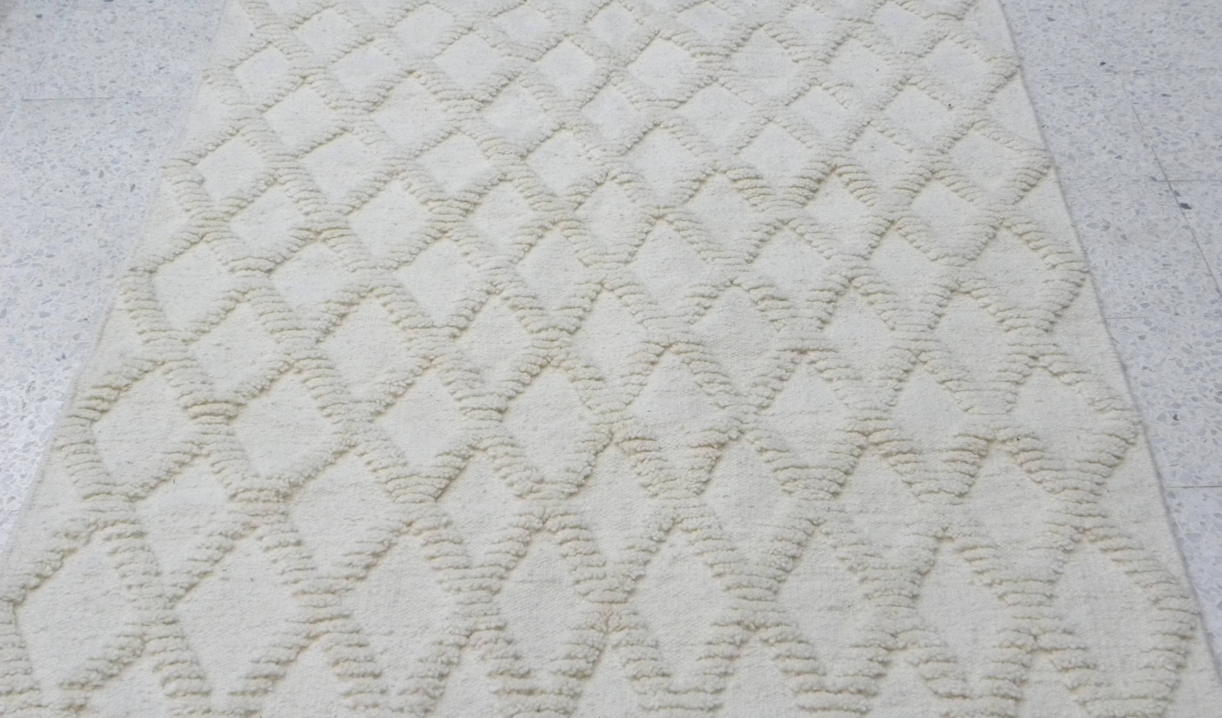 Tunisian Berber Rug, Ecru Wool – Handwoven, Bohemian & Minimalist Style