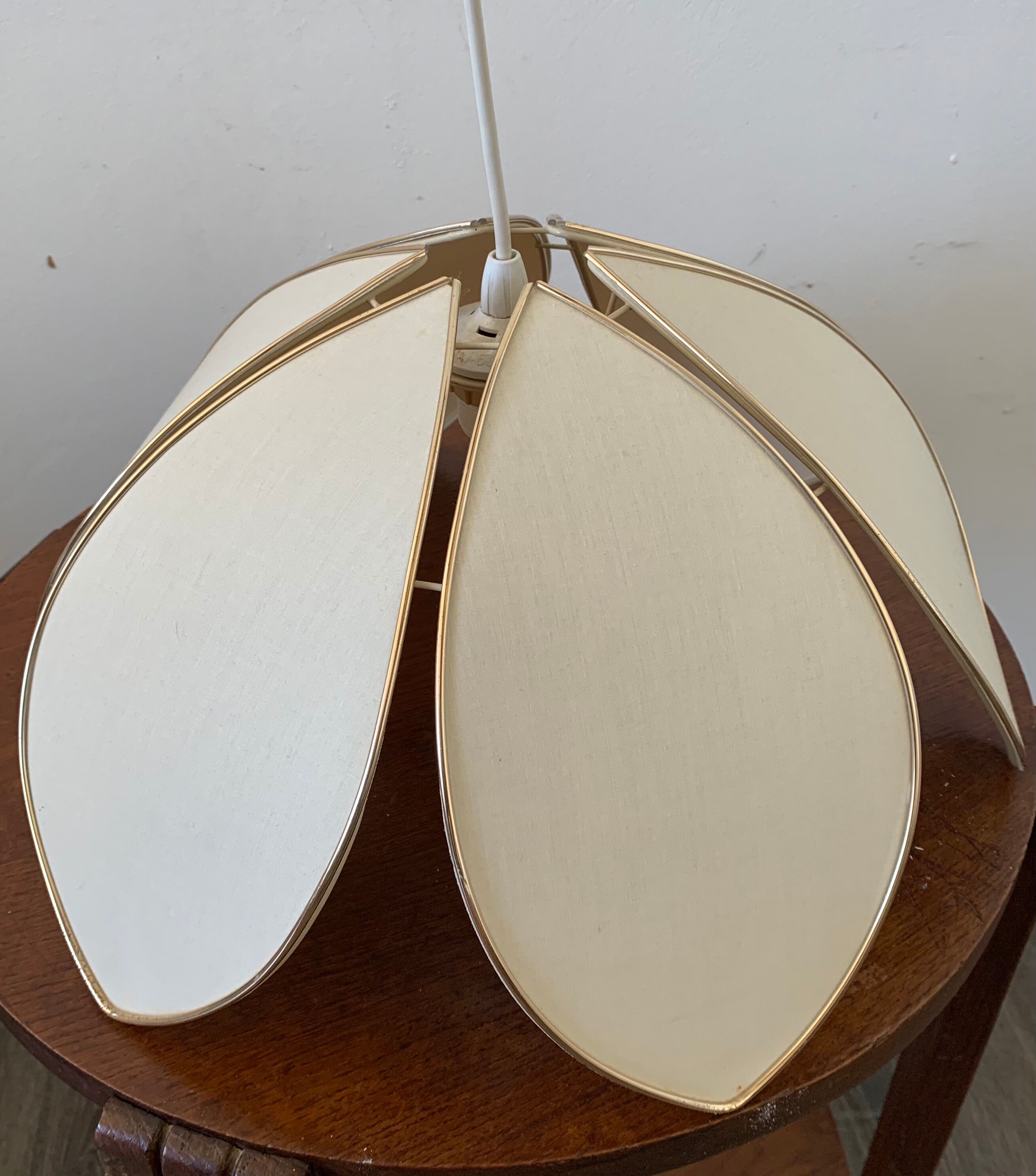 Lotus flower suspension