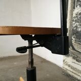 Swivel workshop chair