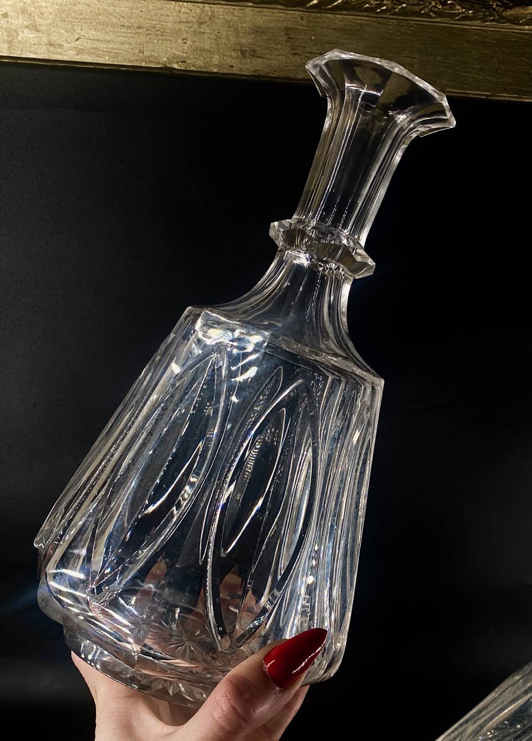 Two Le Creusot wine carafes (Baccarat) 19th century. Leaves