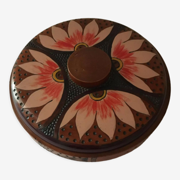 Bonbonniere in worked wooden floral painted patterns