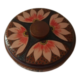 Bonbonniere in worked wooden floral painted patterns