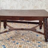 Pretty dining room table