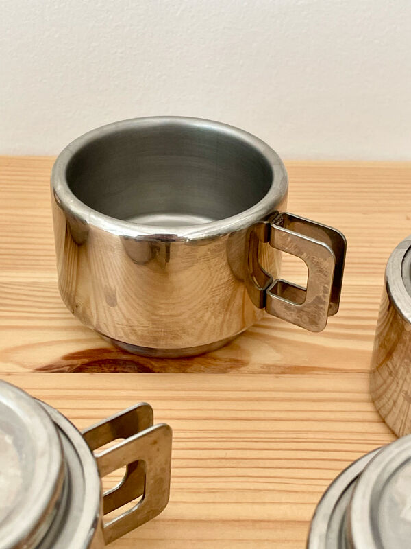 5 tasses et sous-tasses STO vintage en inox