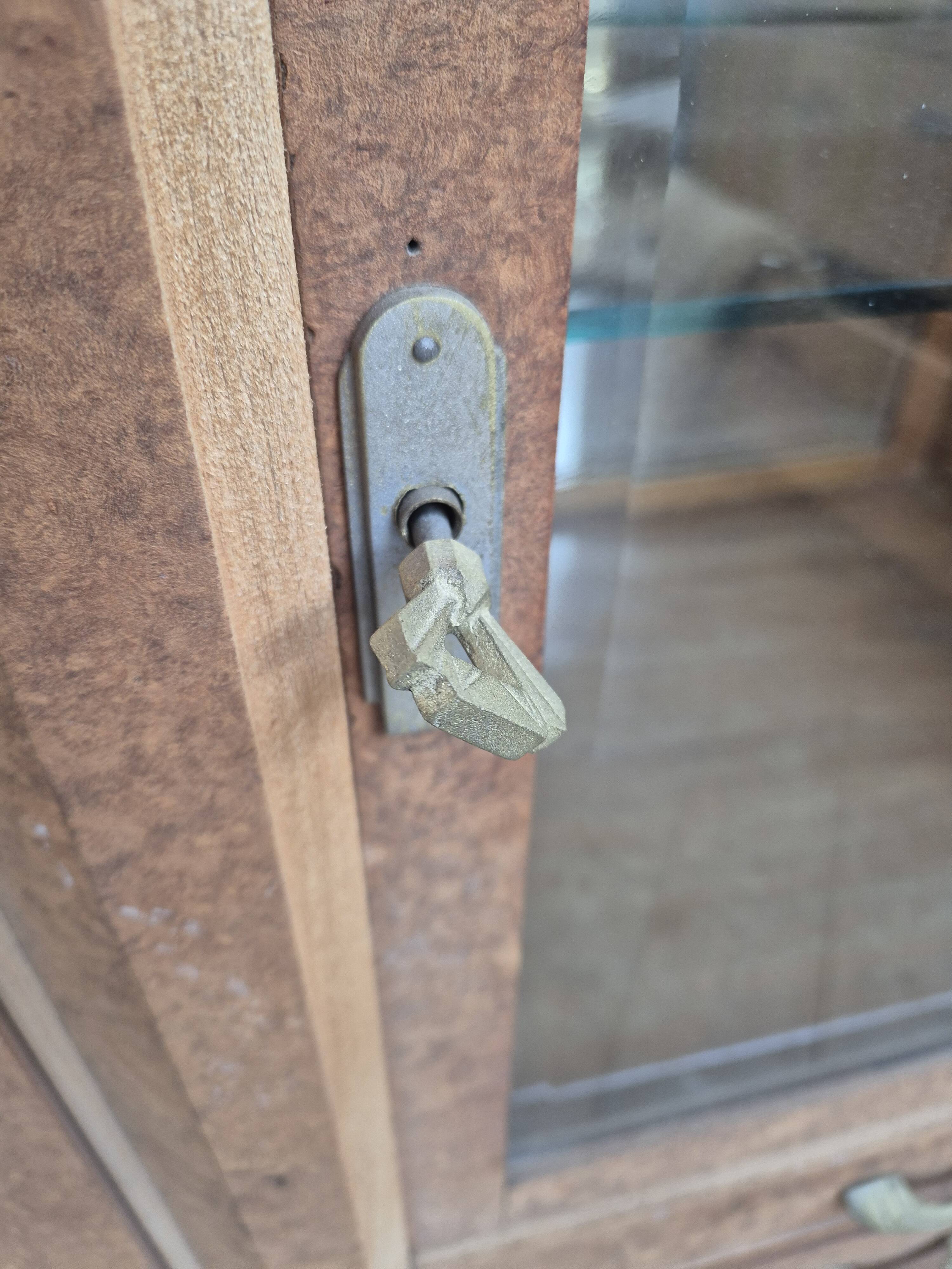 Abrasive blasting storage