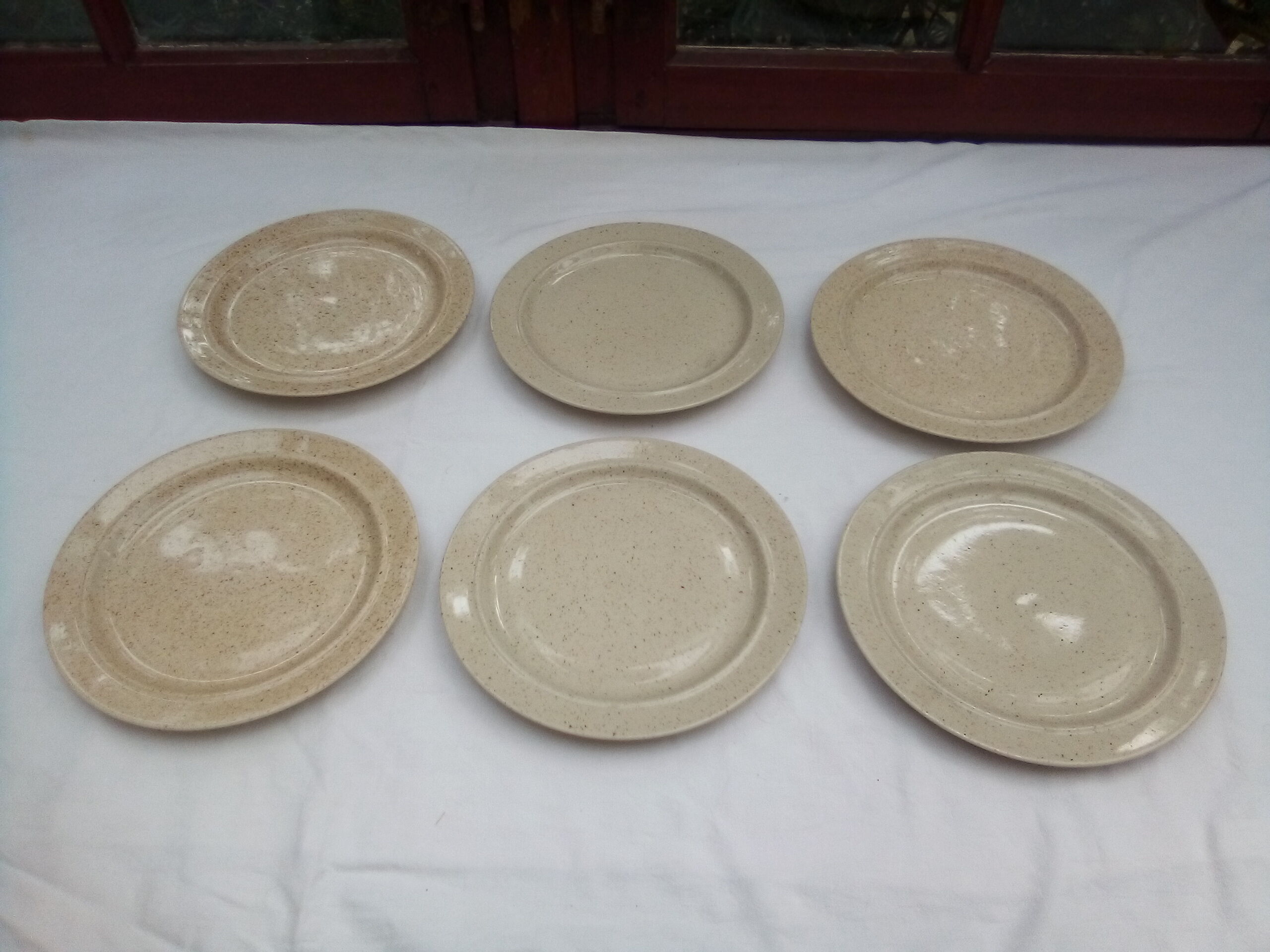6 flat sandstone plates