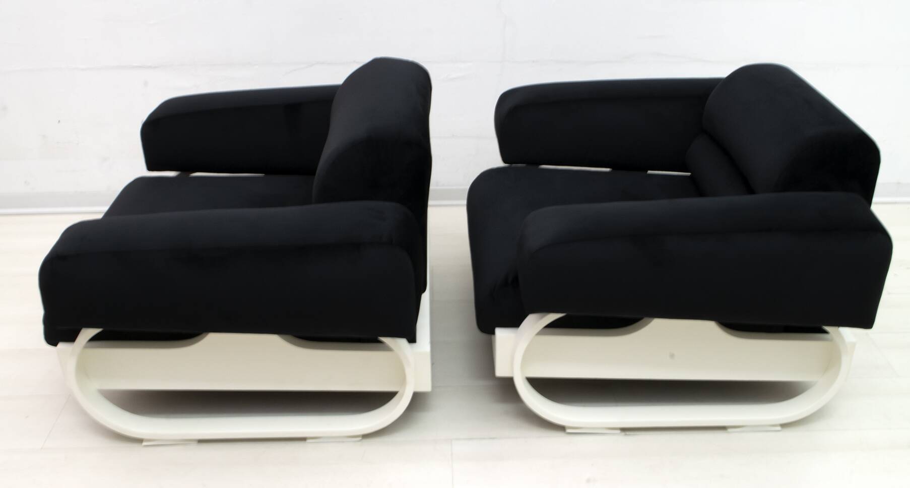 Pair of Mid-Century Modern Italian Velvet Armchairs, 1960s
