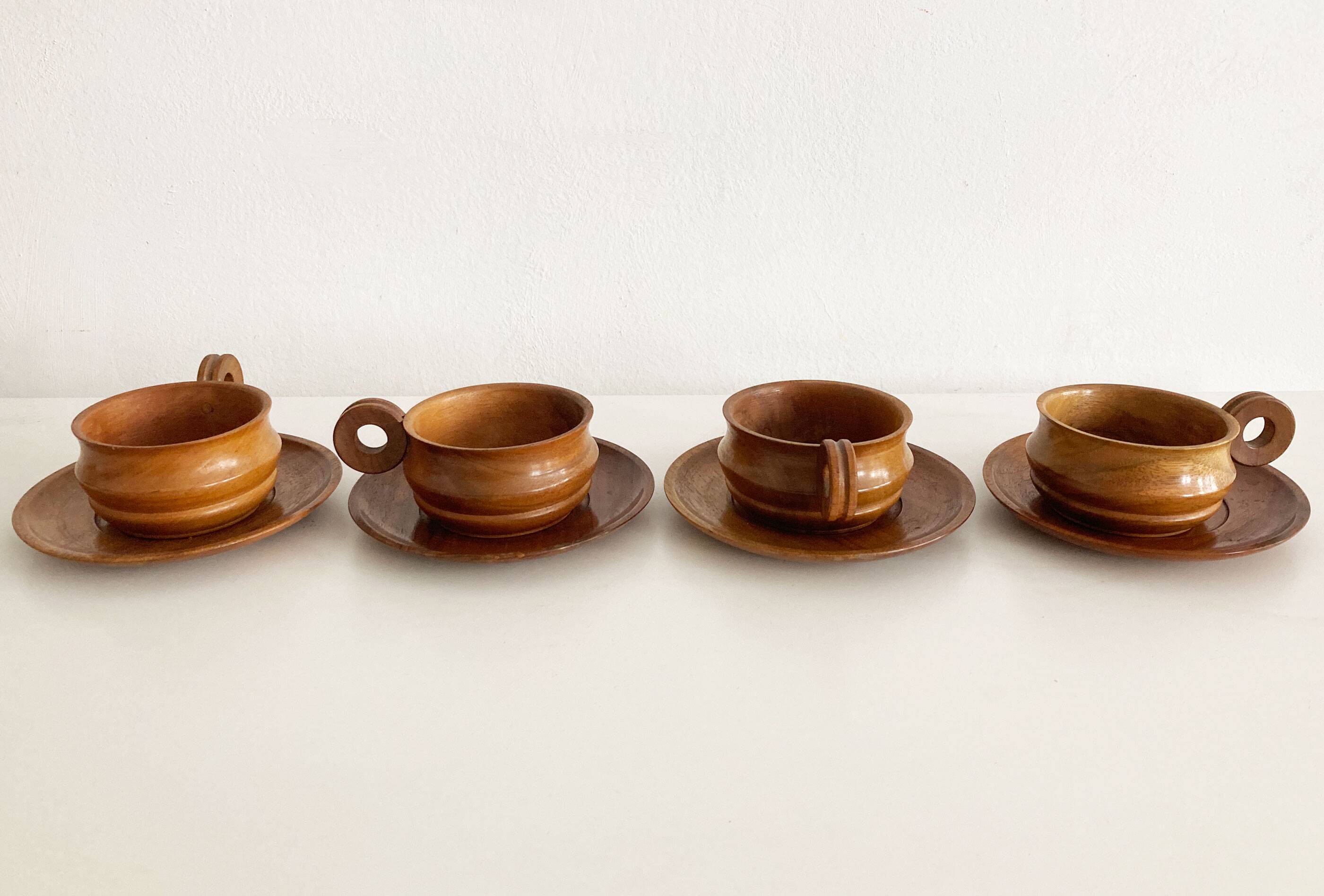 Ensemble de tasses en teck vintage des années 1970