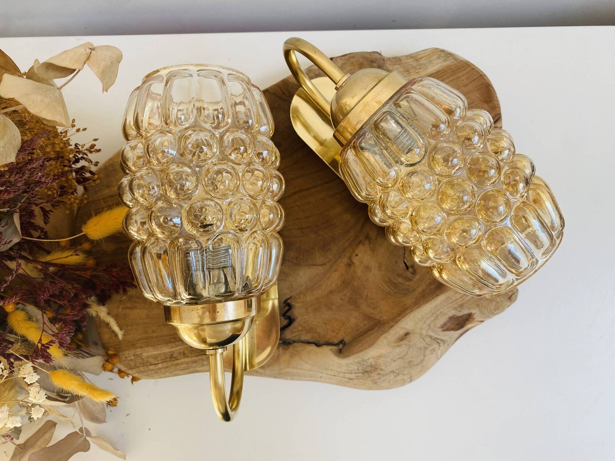 Pair of wall lights in brass and moulded bubble glass, style Helena Tynell.