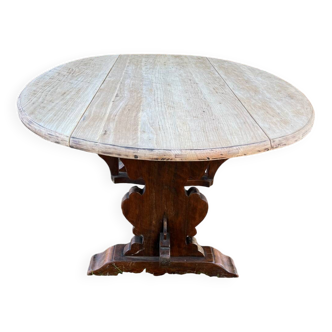 Oval oak monastery table with 2 leaves