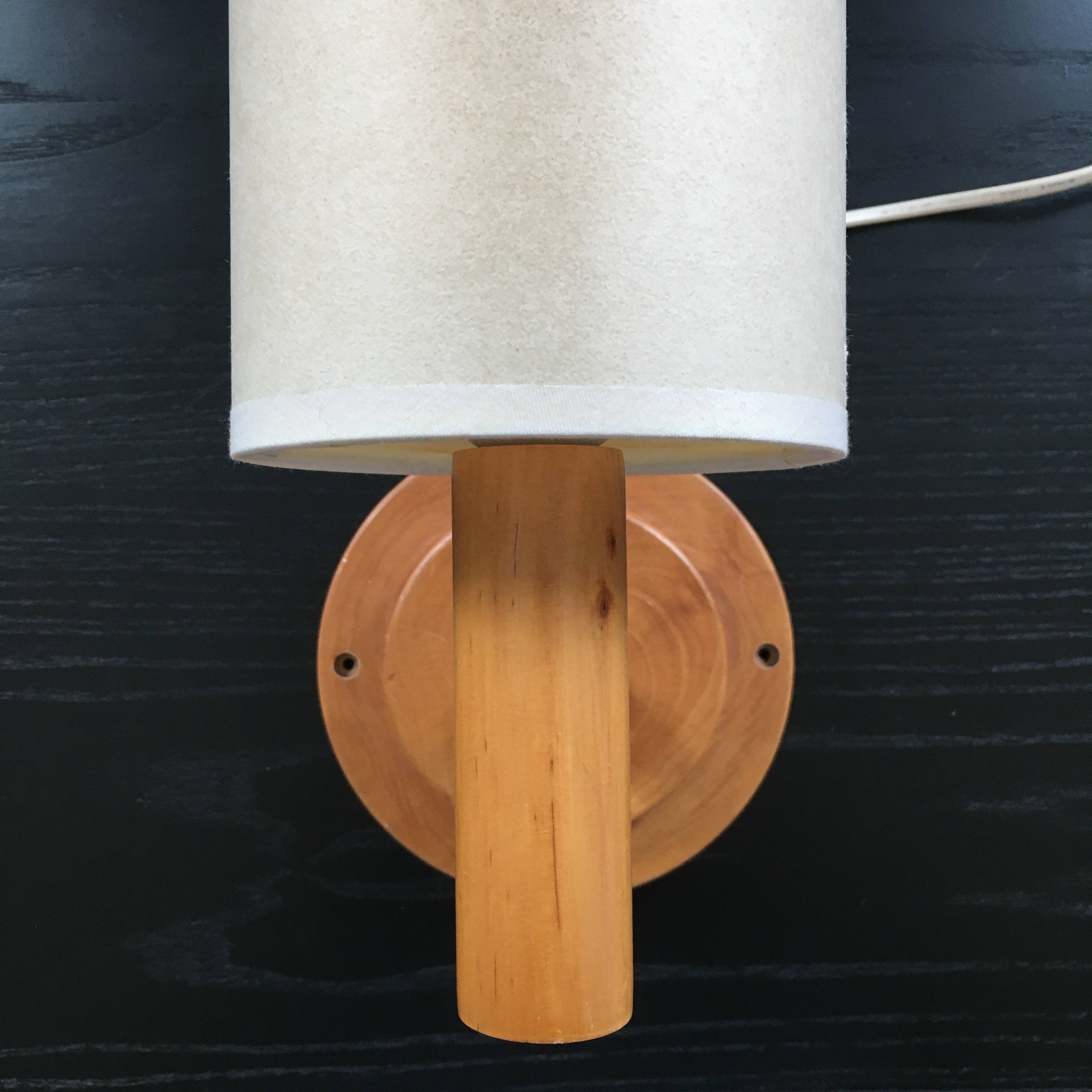 Scandinavian pine wall light