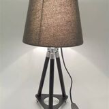 Tripod lamp