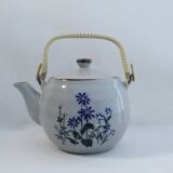 Tea set and 3 cups - floral motifs