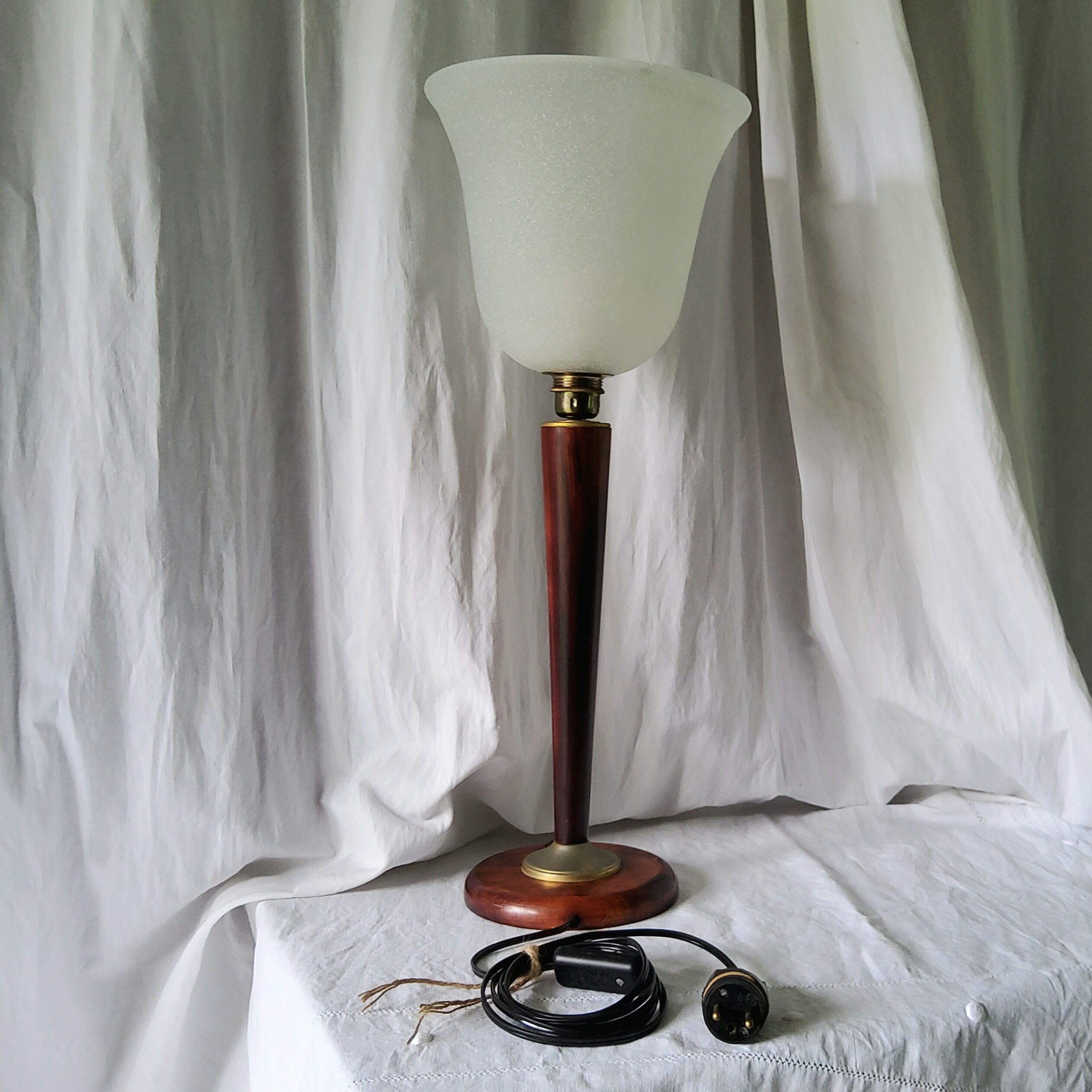 Table lamp