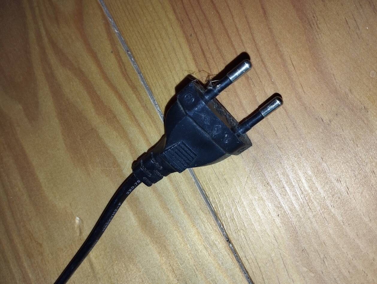 2 lampes champignons vintage IKEA modèle Kvintol B9503