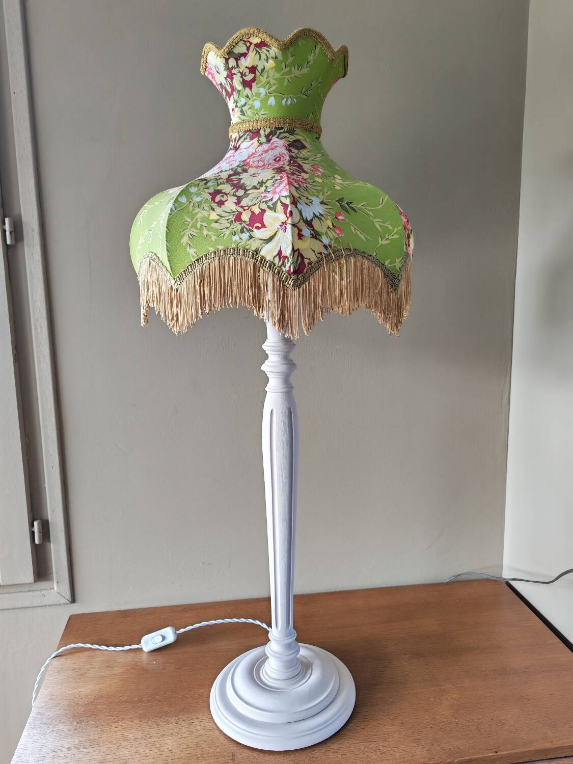 Vintage Hollywood Regency lamp