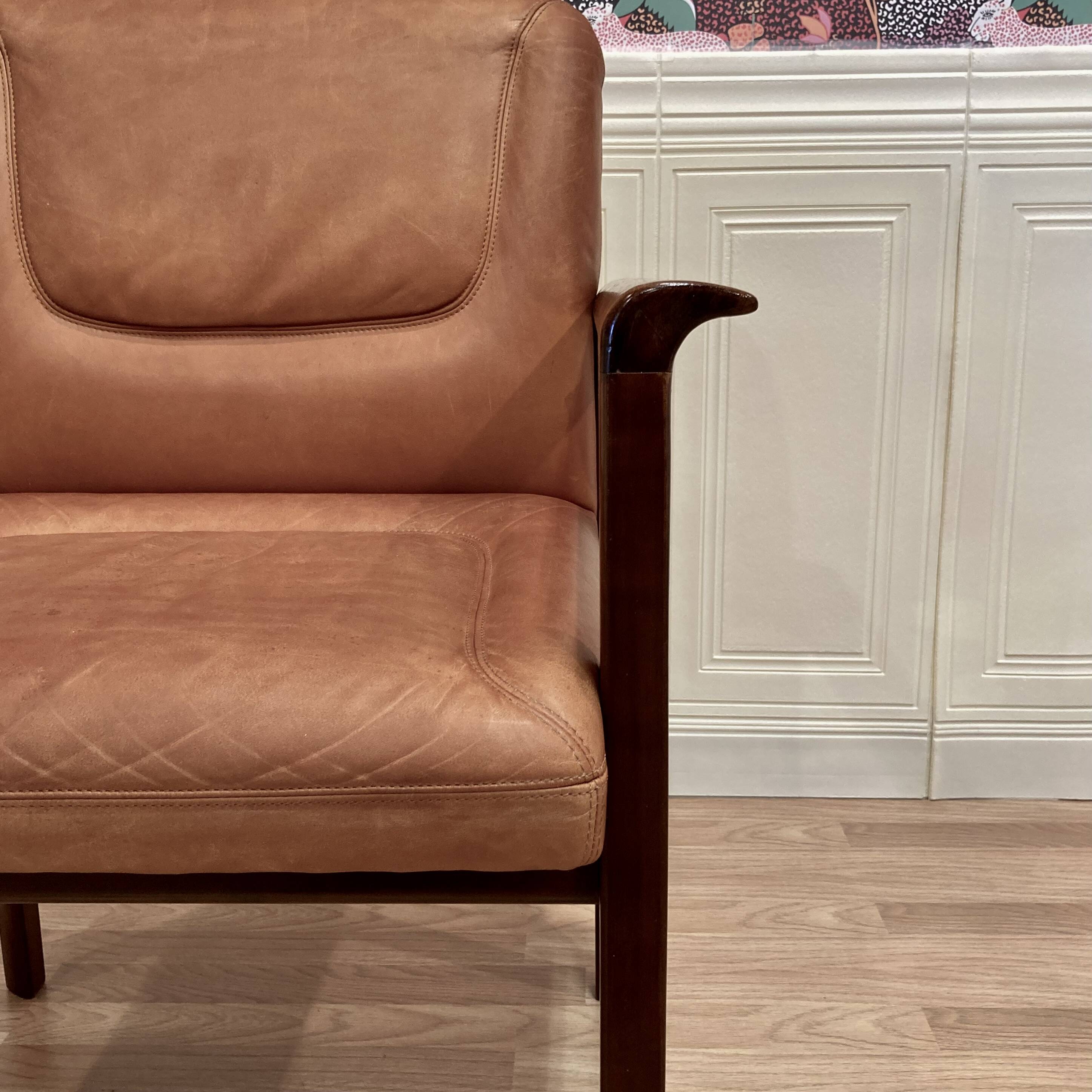 Fauteuil cuir "design 1960".