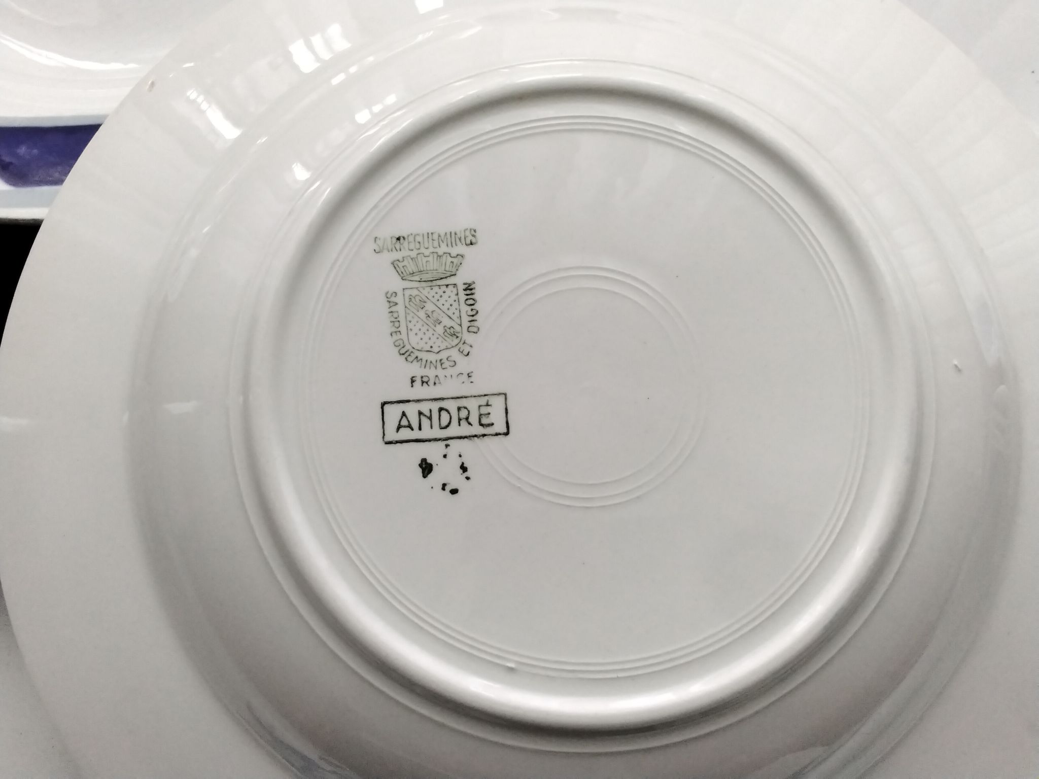 Set of 5 mismatched hollow plates Digoin Sarreguemines and Saint Amand