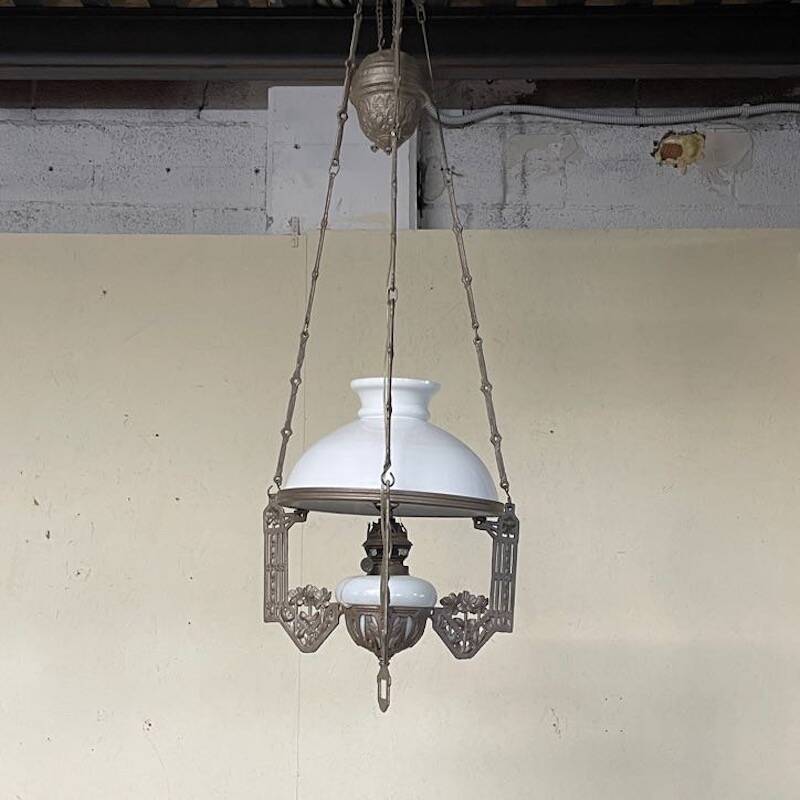 Antico lampadario, stile Liberty, con saliscendi