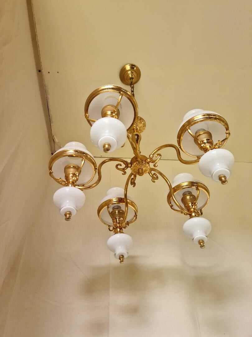 Luste in gilded bronze and analed opalines 80