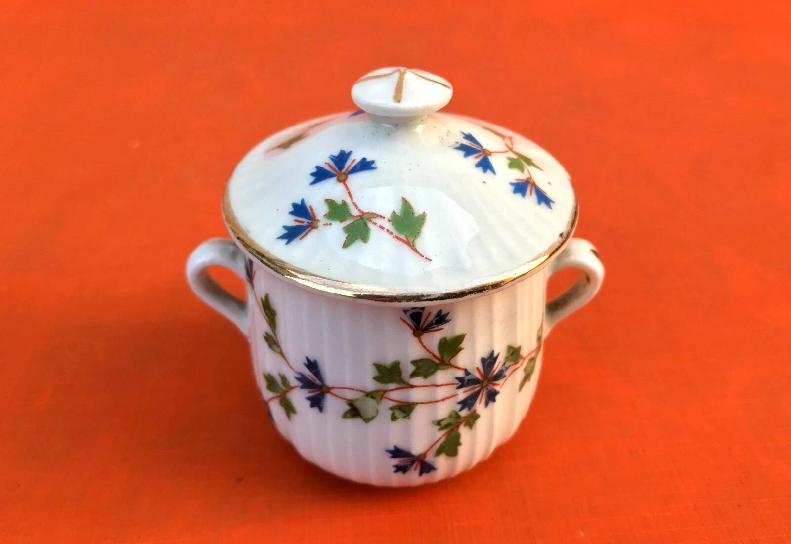 1900s Porcelain cream jug with Forget-me-not decoration