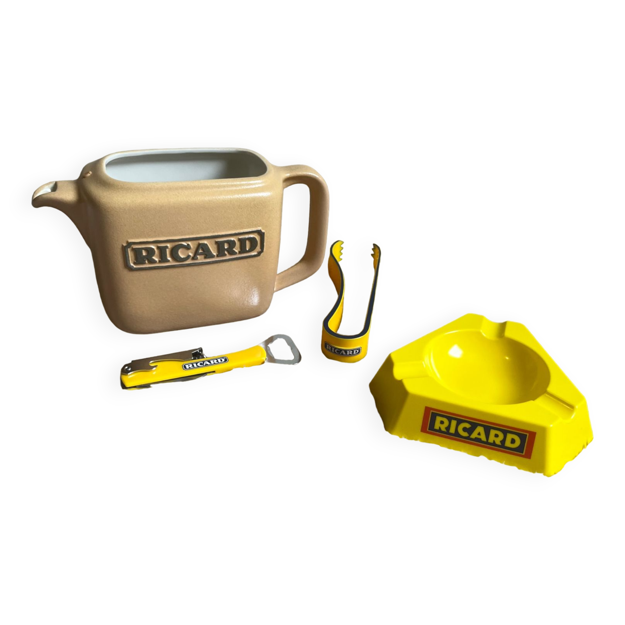Ricard carafe and accessories
