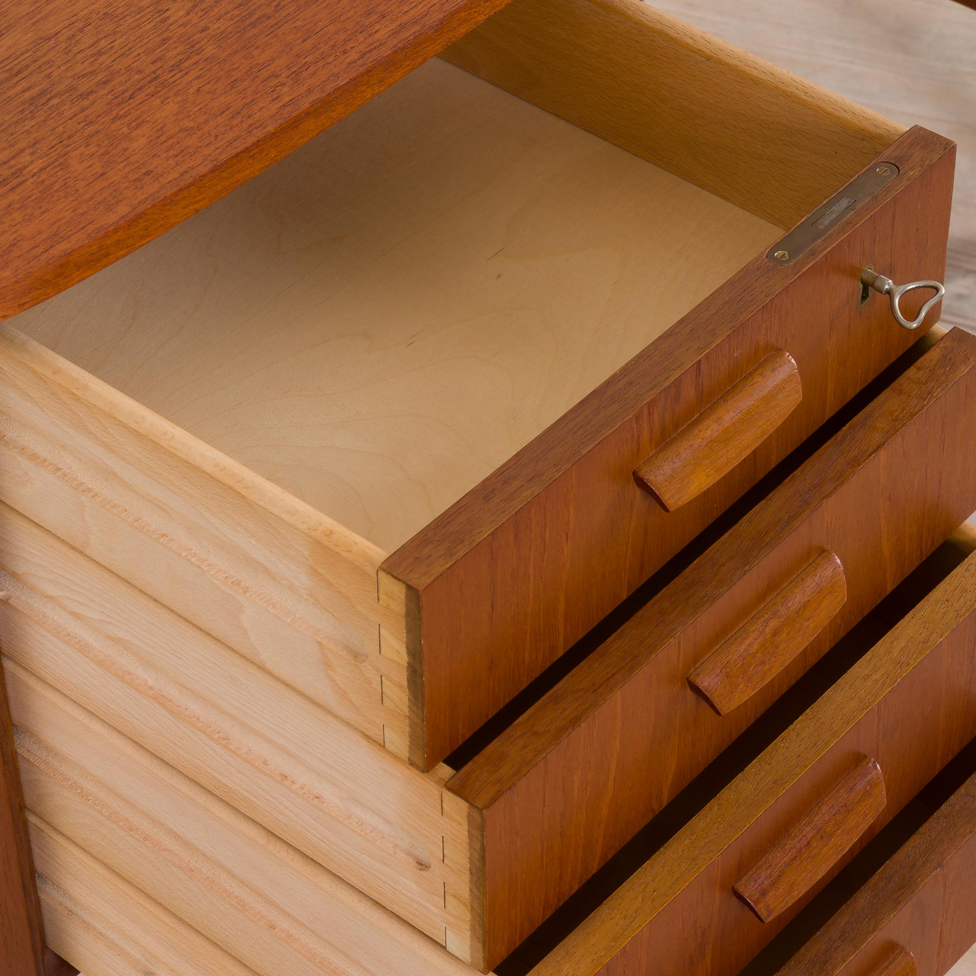 Mid Century free standing bullet shape executive teak desk by H.P. Hansen, Denmark, 1960s