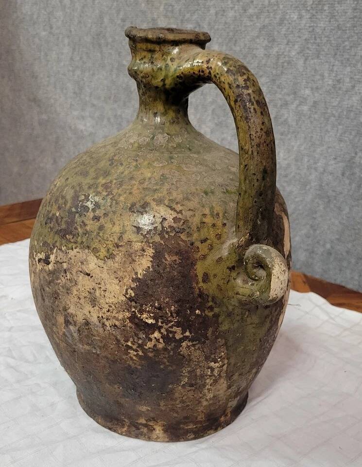 Old traditional Kabyle / Berber terracotta pottery