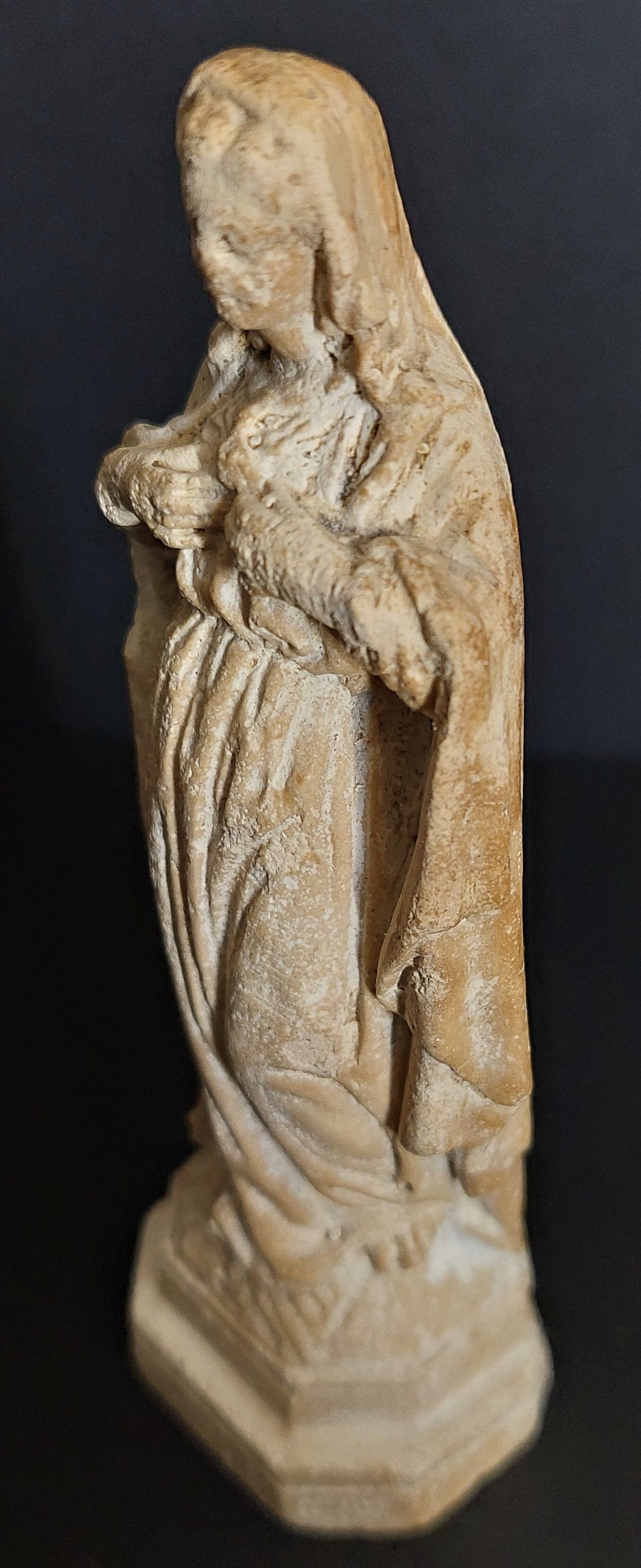 Religious statuette Holy Virgin Sacred Heart in plaster nineteenth century