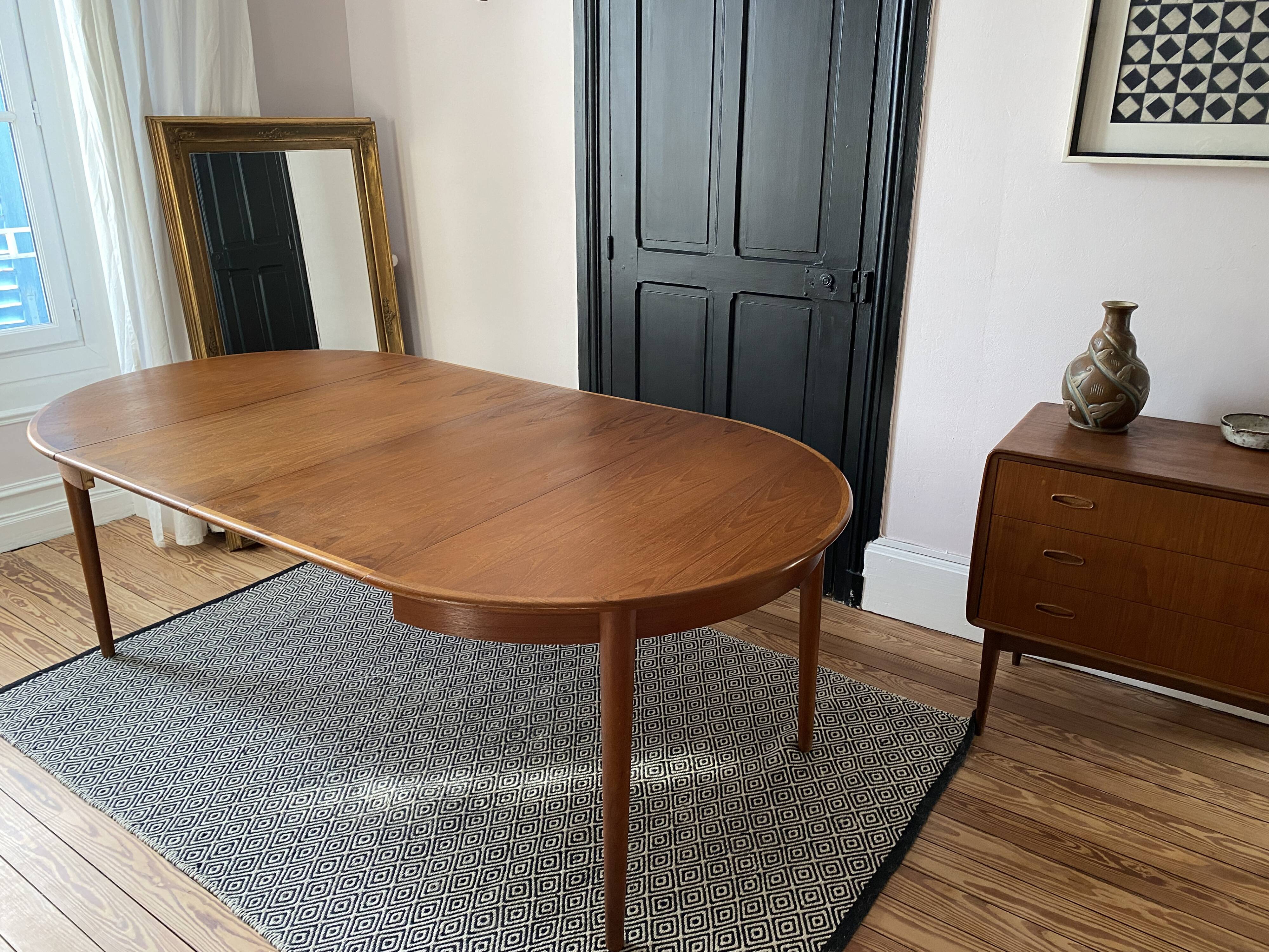 Table ronde extensible en bois de teck Scandinave signée, Danemark 1960