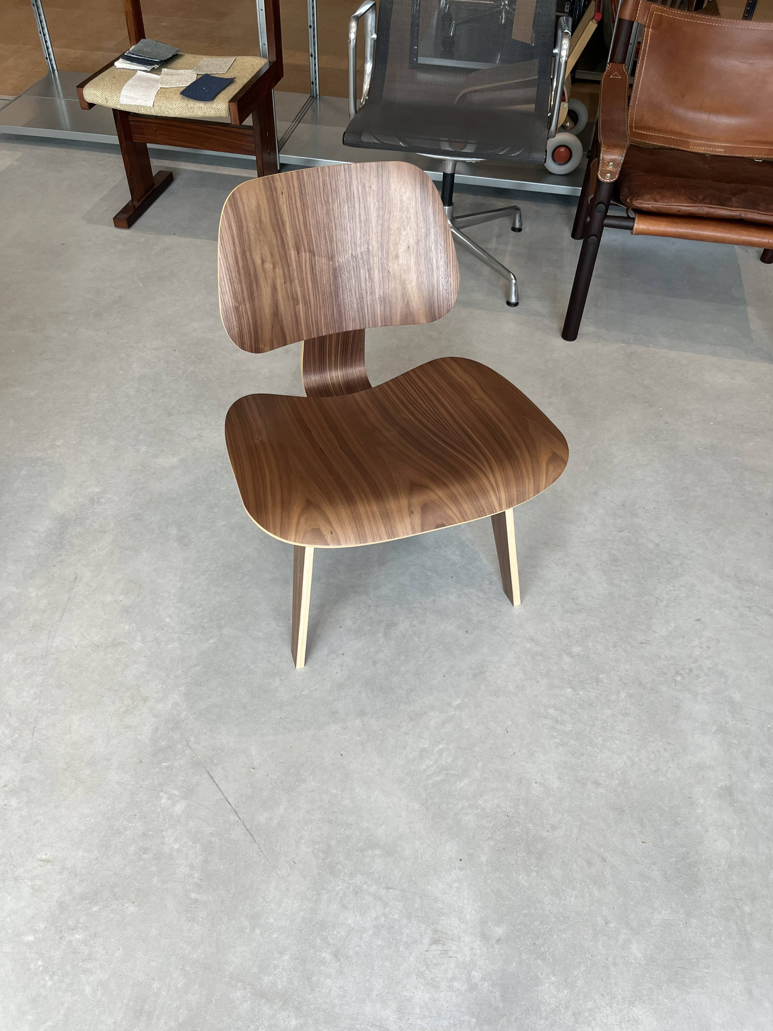 Charles & Ray Eames LCW Walnut Lounge Chair for Herman Miller