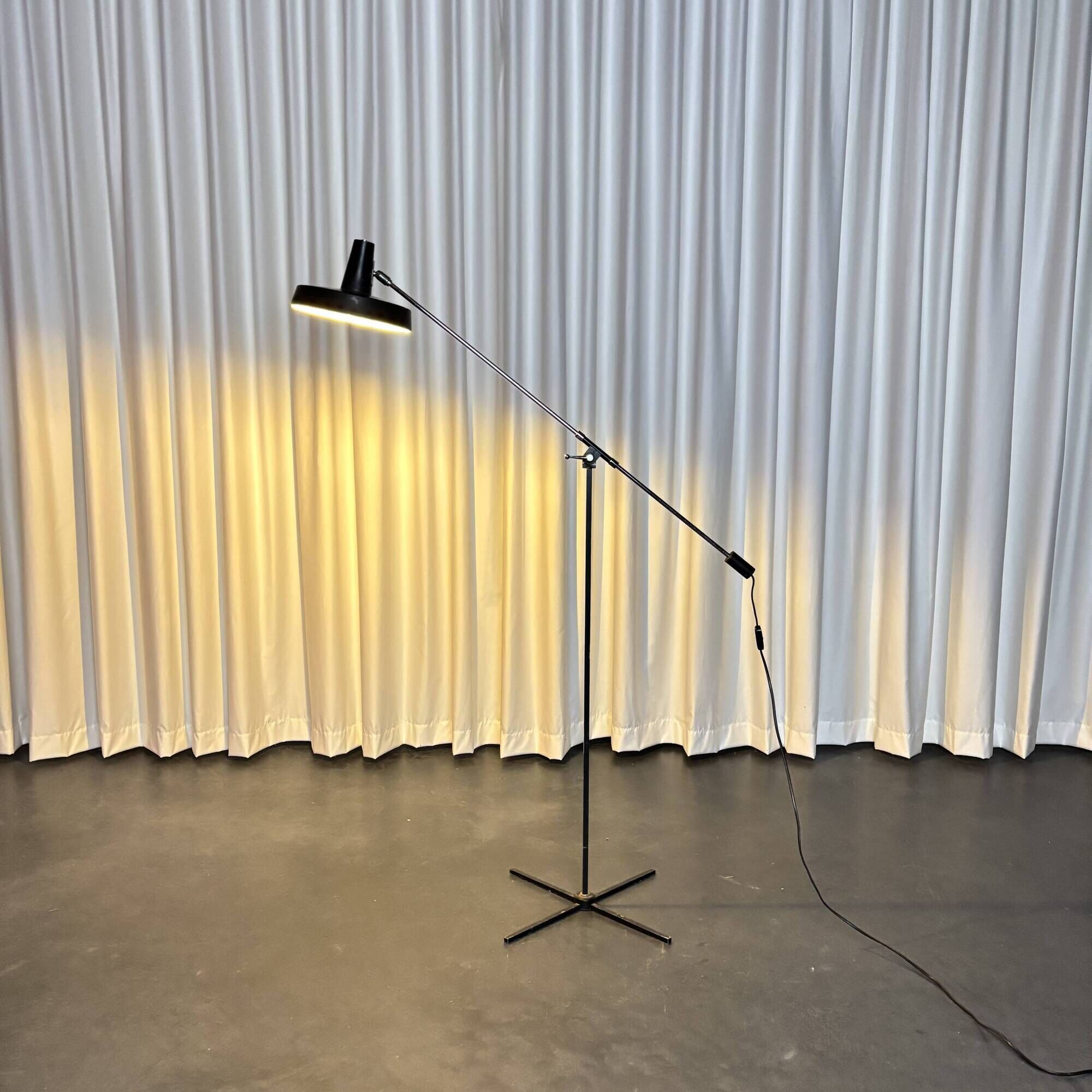 Mid-Century Modern counterweight floor lamp, by Boulanger, Belgium 1960