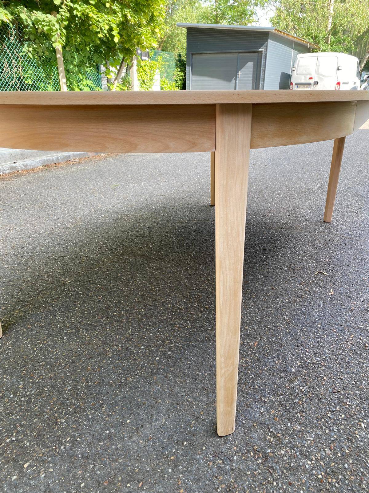 Scandinavian round extendable dining table renovated in wood 210cm