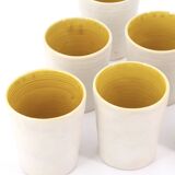 Verres en céramique de Guy Resse blanc et jaune, Vallauris