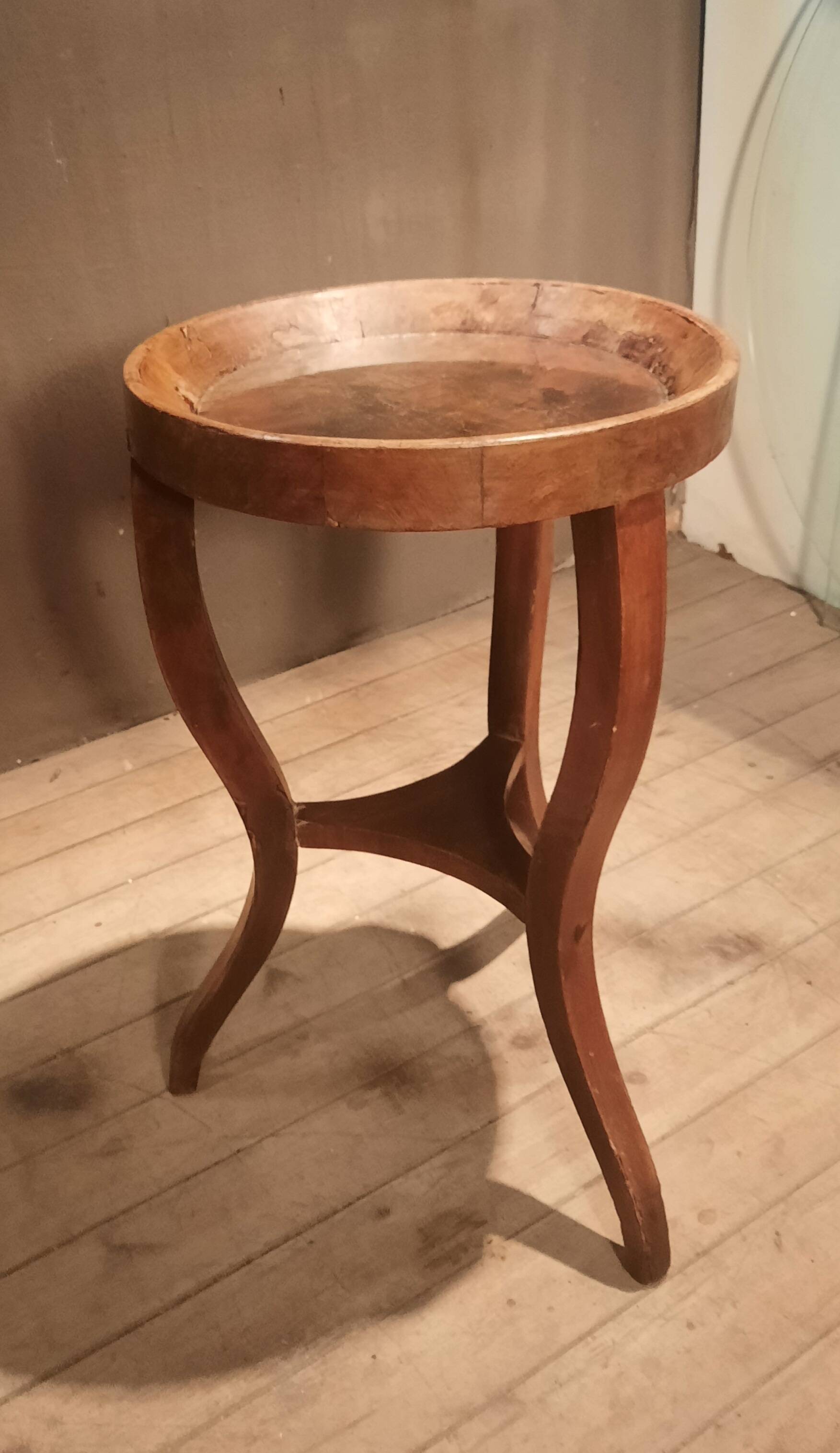 Table "cuvette" of the nineteenth century