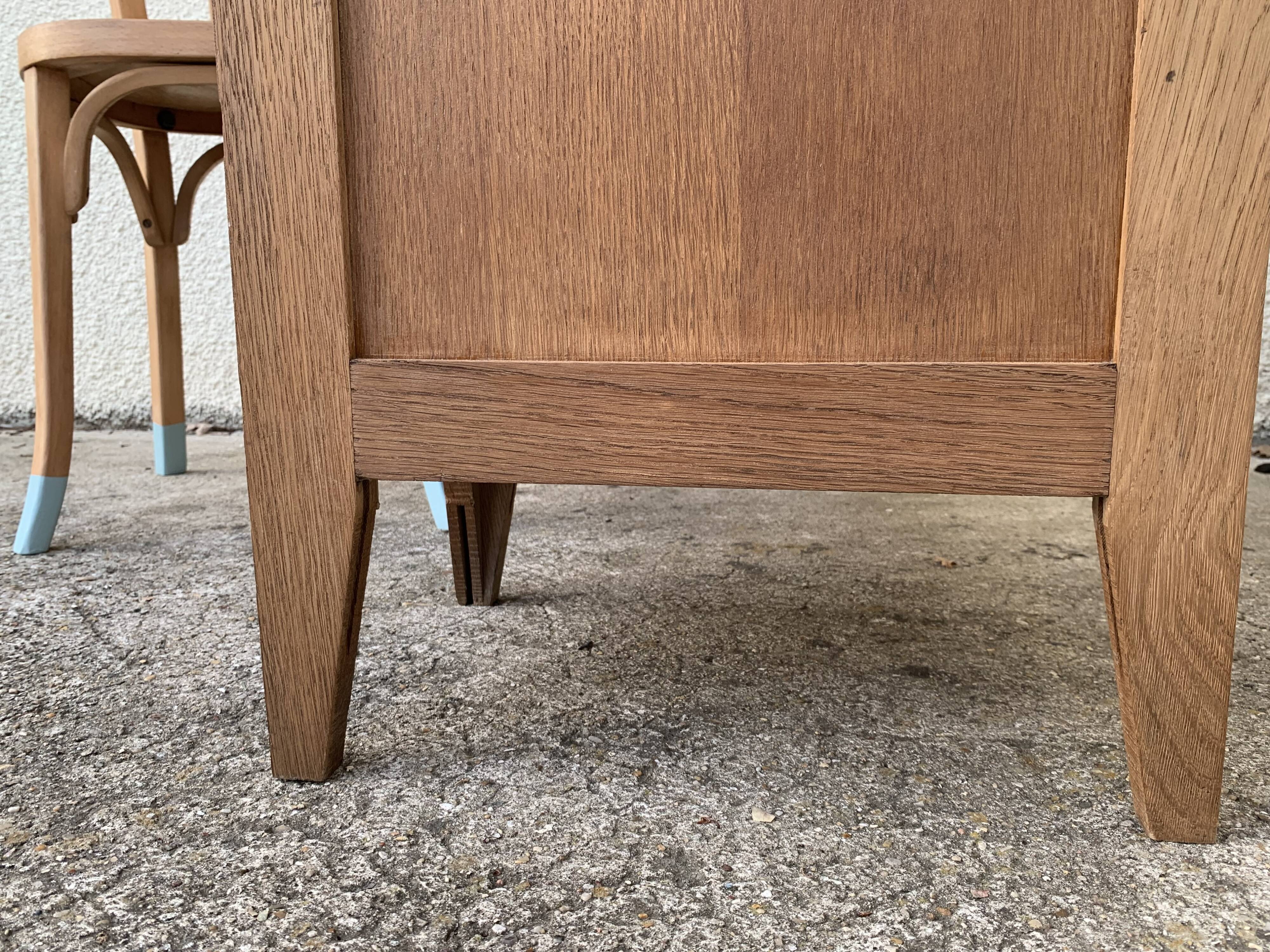 Vintage desk compass feet 1950 and its Baumann chair