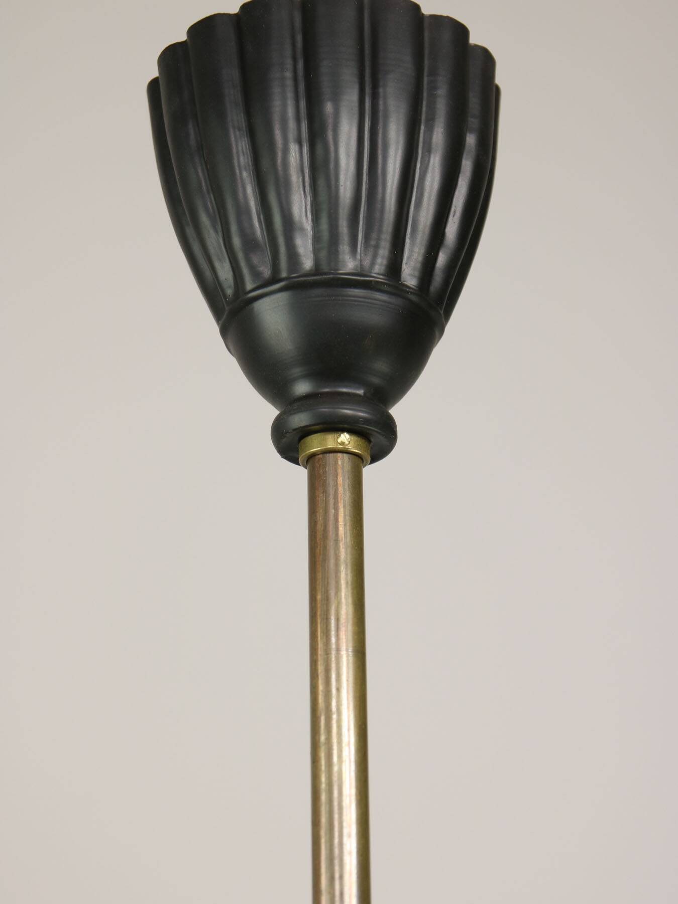 Lustre figuratif Art Déco en laiton français, 1930