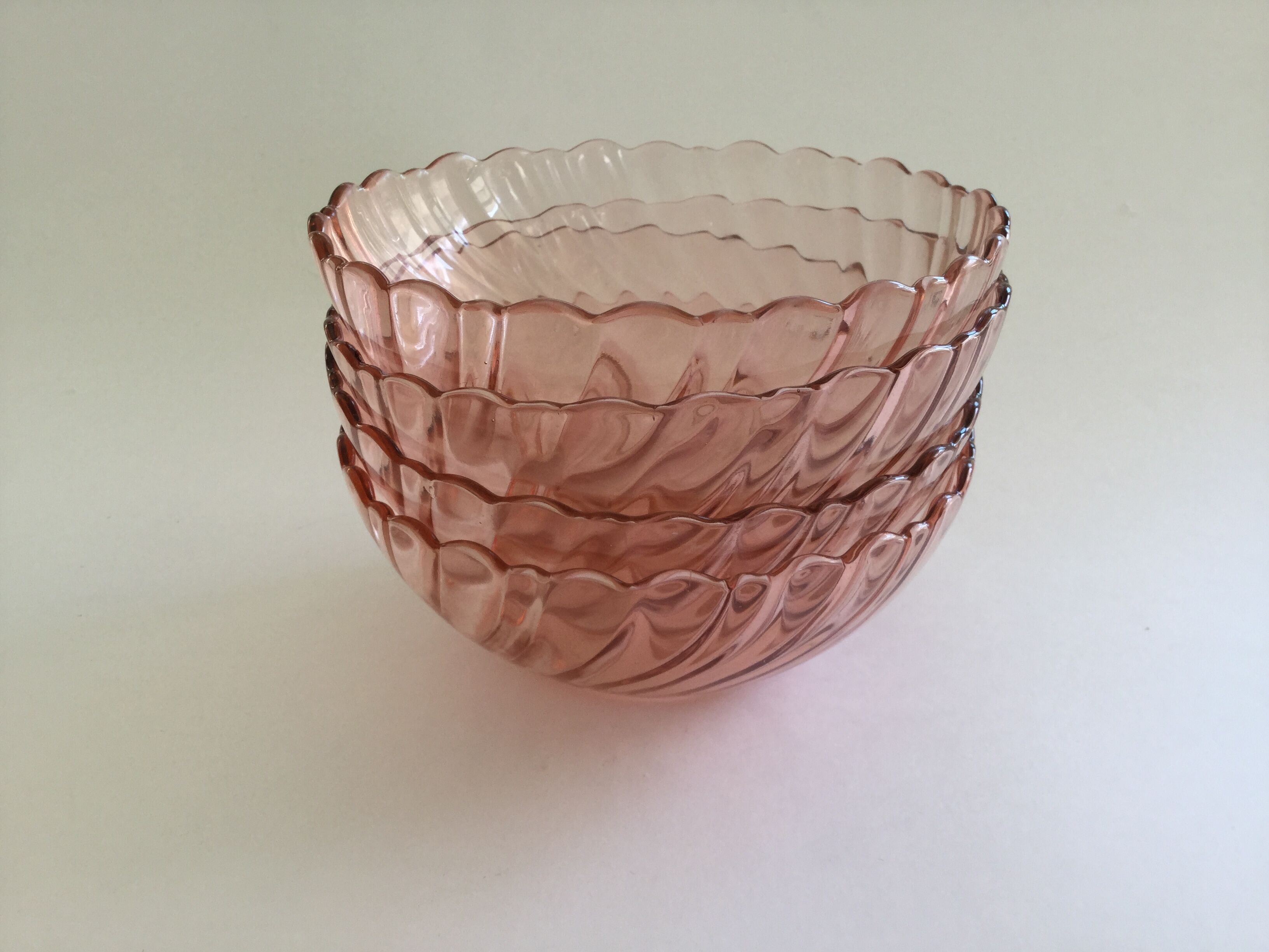 Lot of 4 pink glass cups