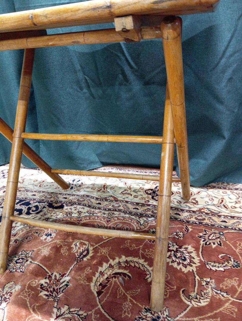 Folding table