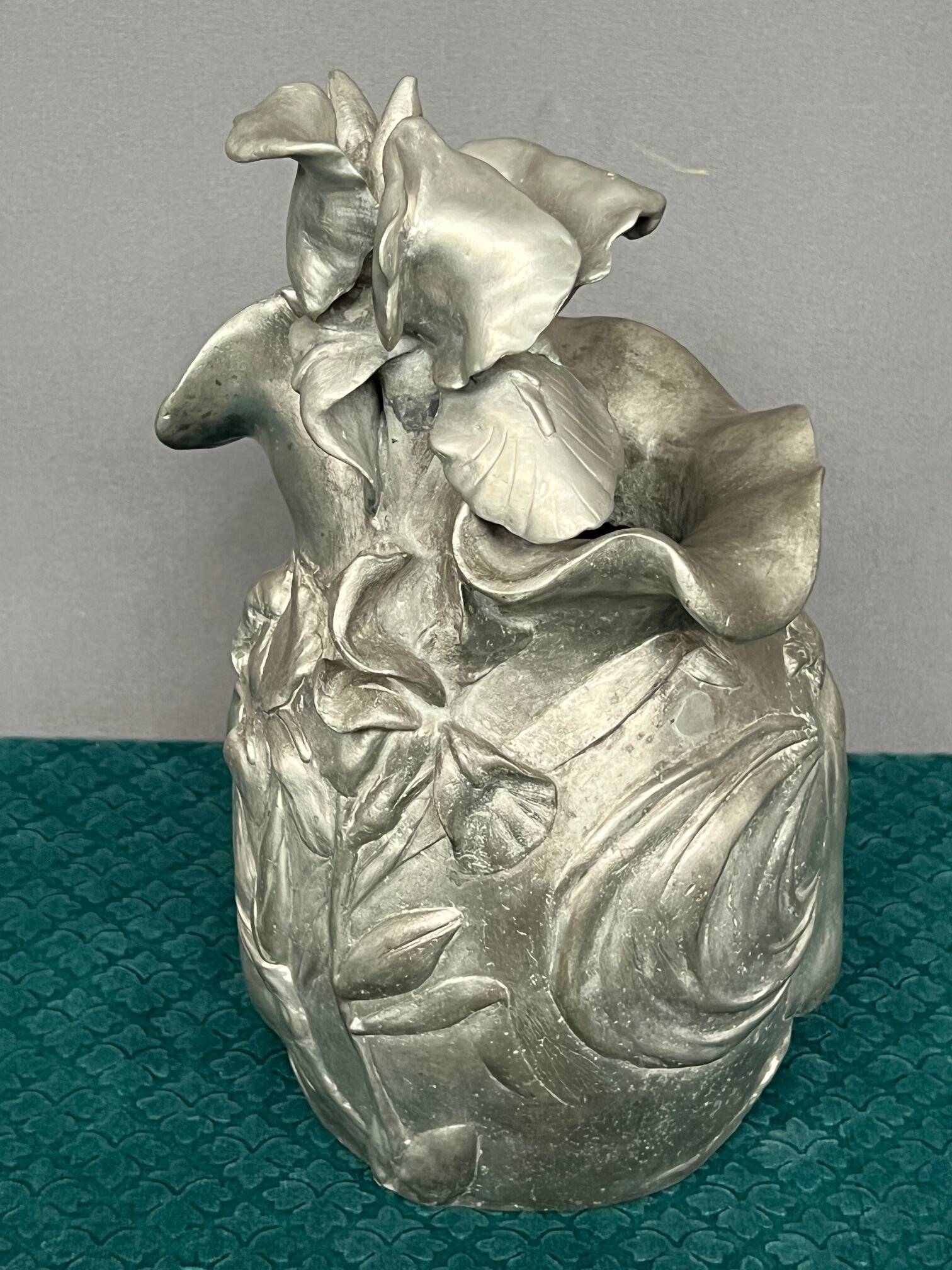 Massive vase signed "Iris" in the Art Nouveau style.