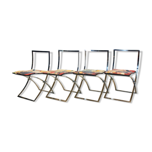 Quatre chaises de salle à manger