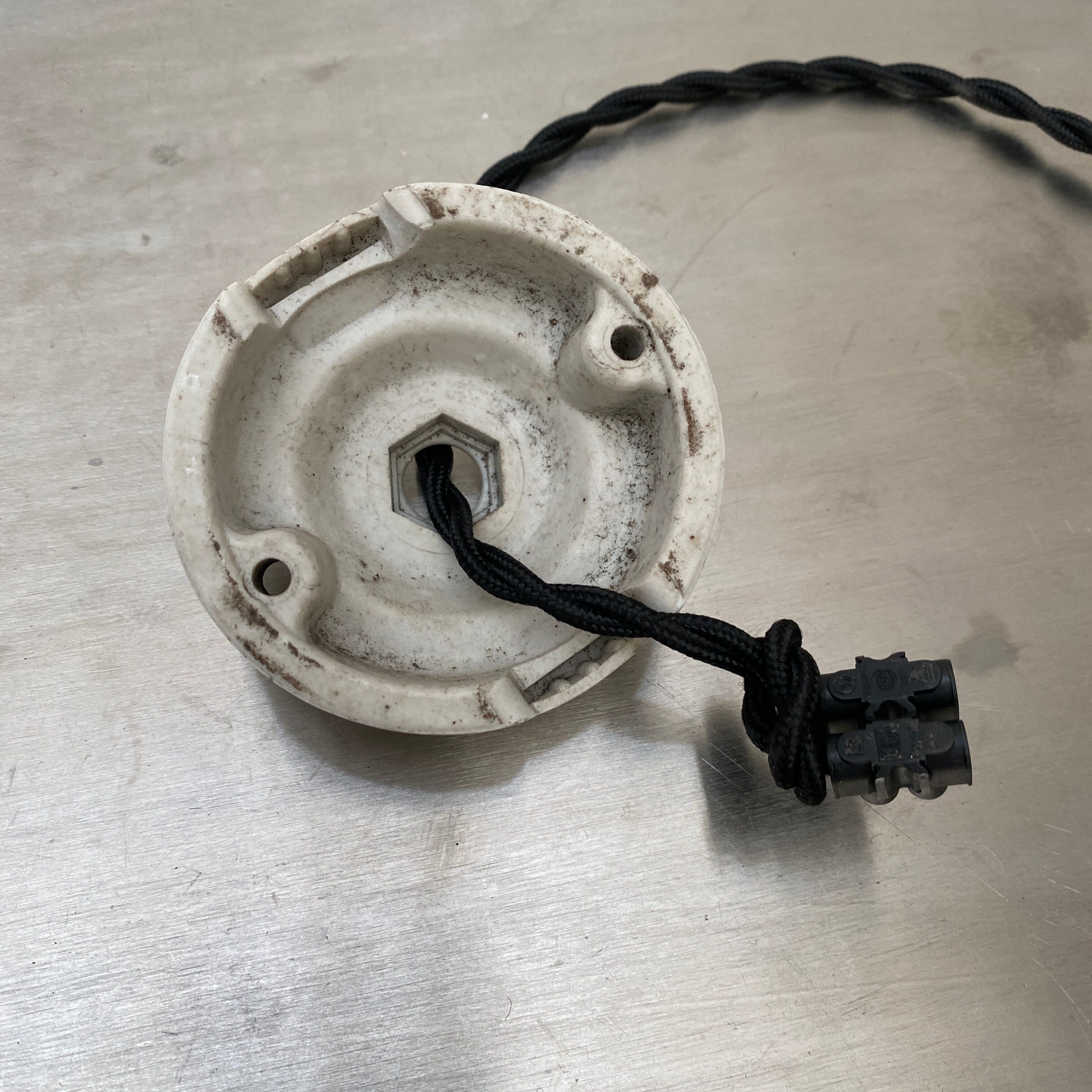 Lot 2 industrial suspensions in acier 36 cm